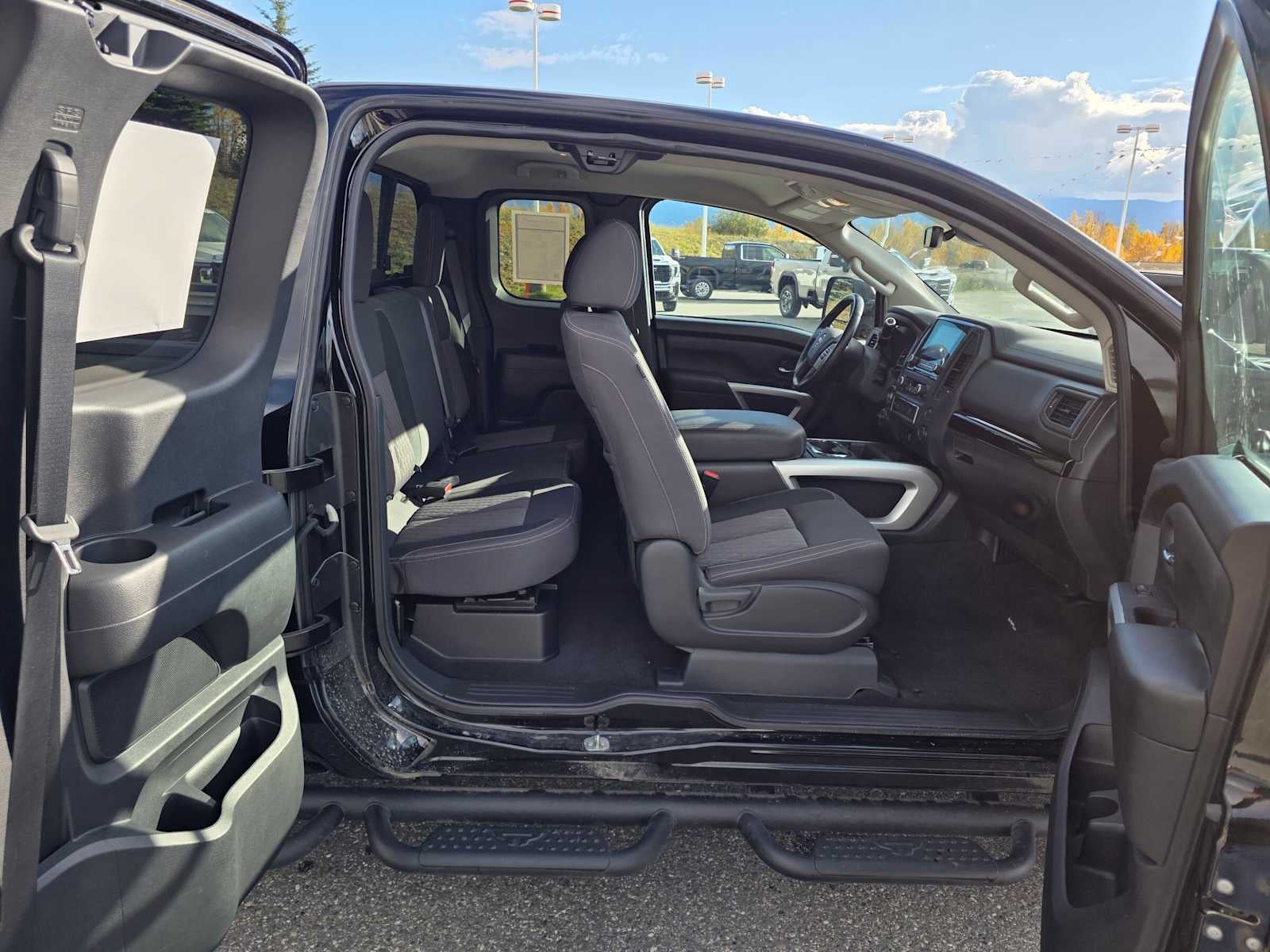2024 Nissan Titan SV