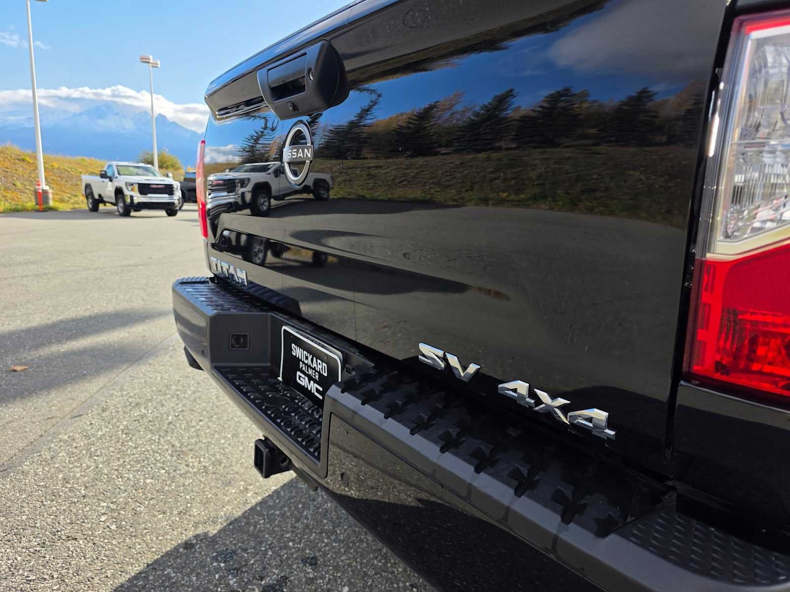 2024 Nissan Titan SV