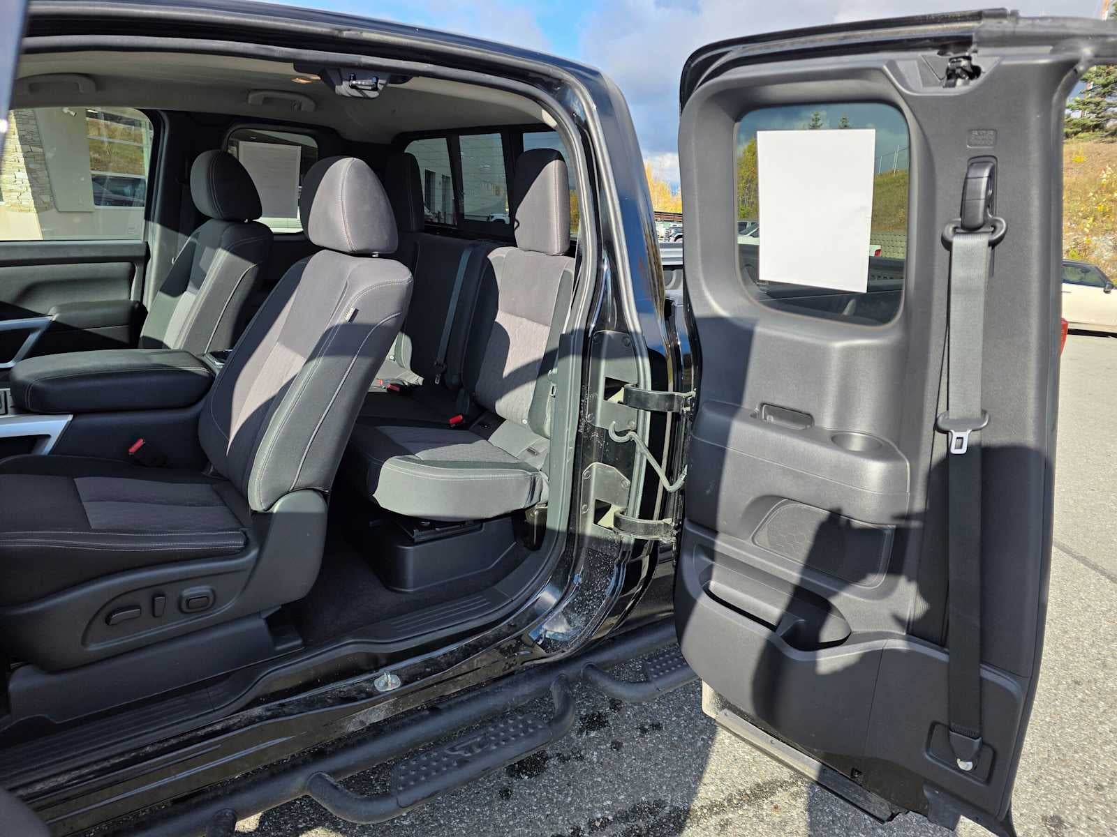 2024 Nissan Titan SV