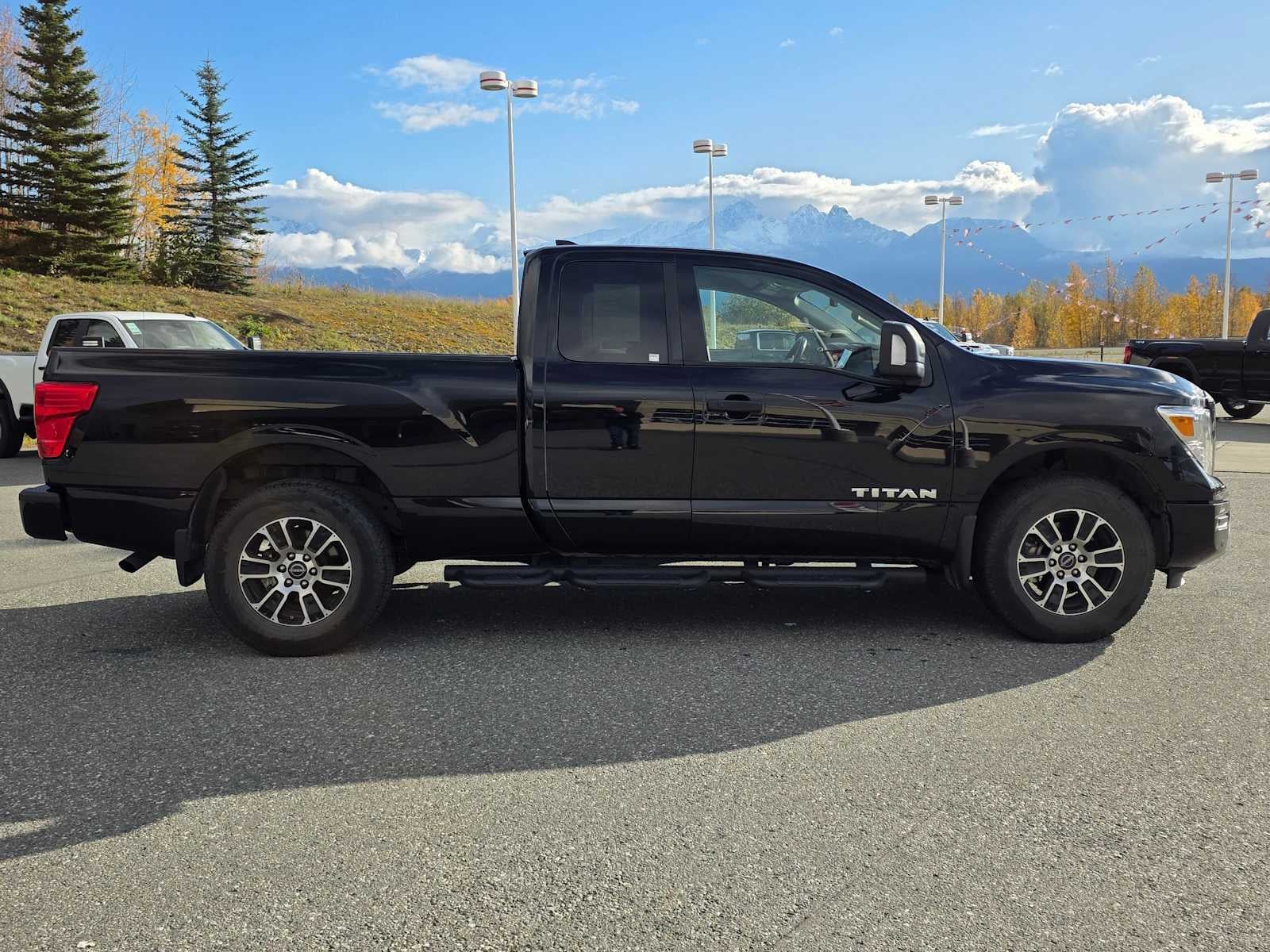 2024 Nissan Titan SV