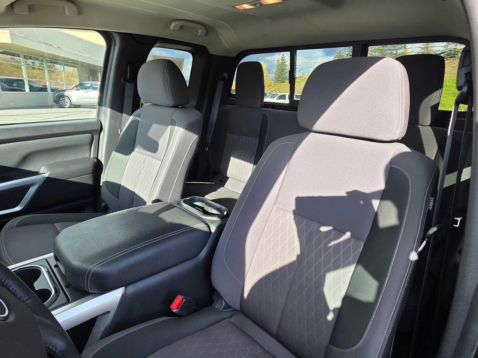 2024 Nissan Titan SV