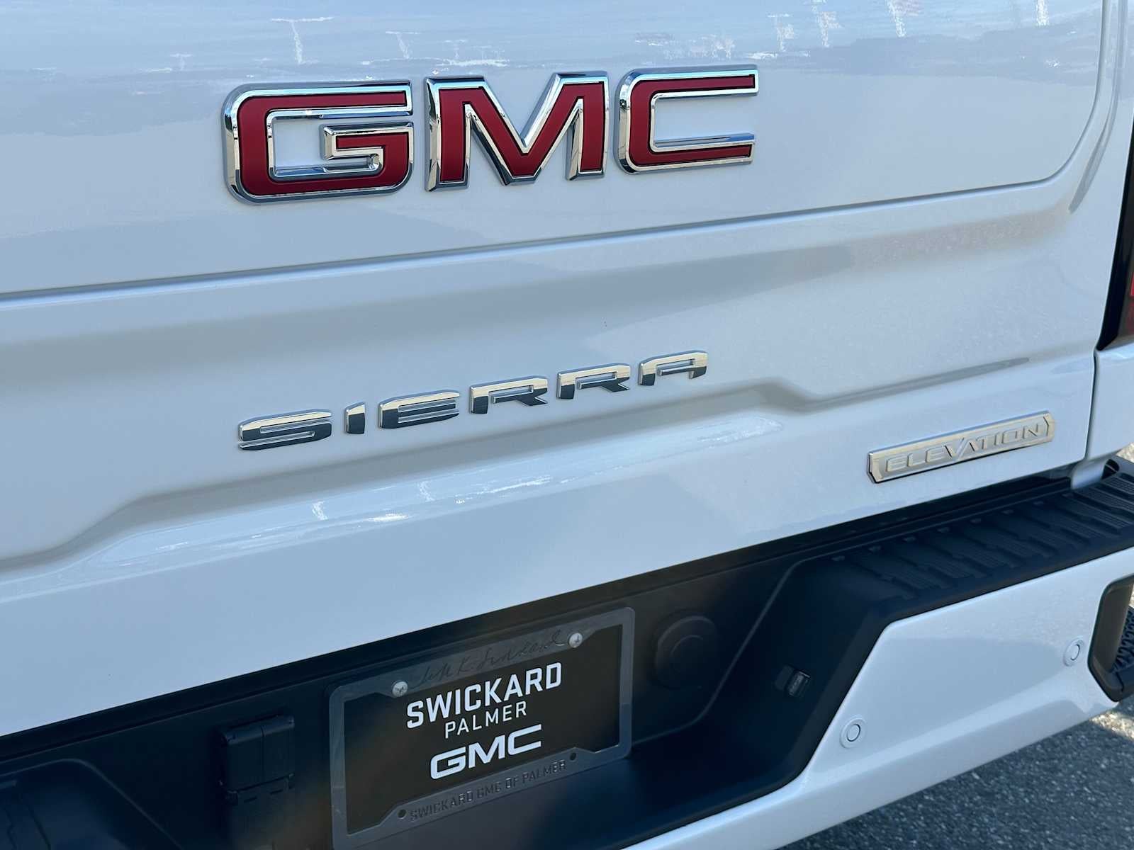 2026 GMC Sierra 1500 Elevation